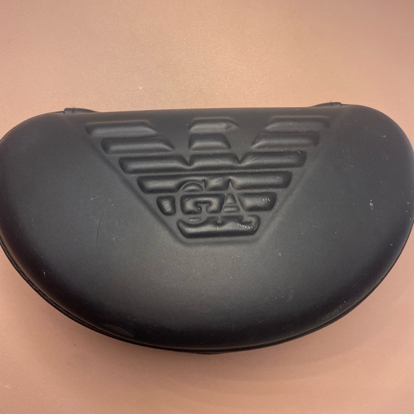 Giorgio Armani tortoise shell sunglasses with case. In great condition. - Picture 5 of 7